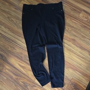 STRETCY BLACK JEANS/LEGGINGS